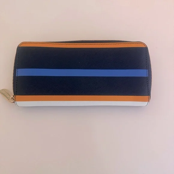 Michael Kors wallet - Picture 2 of 3